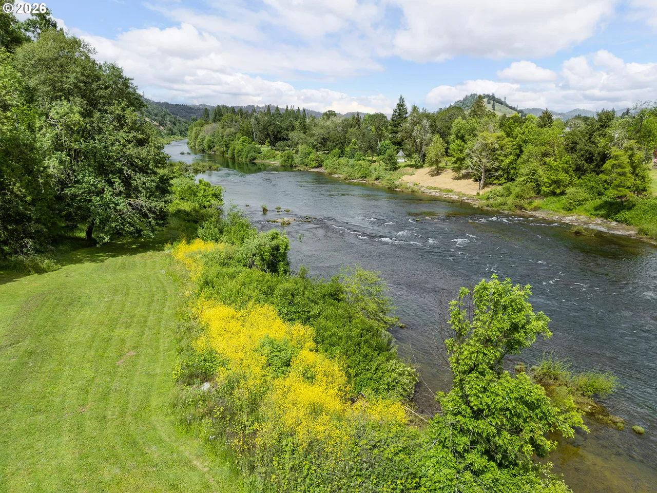 242 BONIFACIO LN, Roseburg, OR 97471, photo 5 of 48