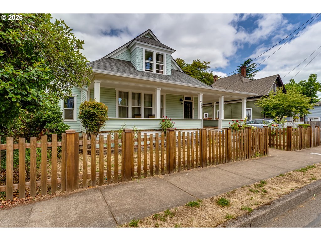 928 W Main St