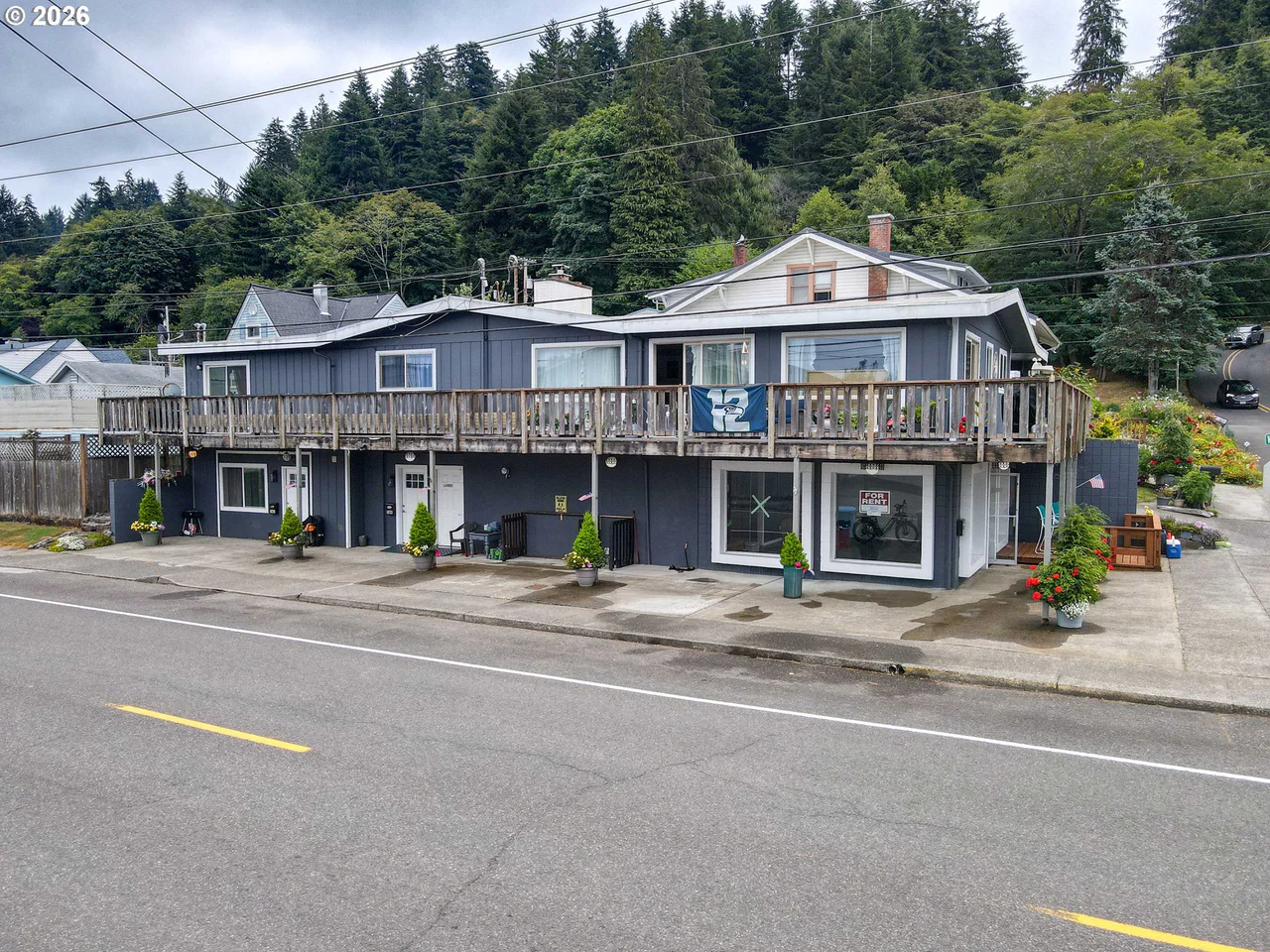 582 WINCHESTER AVE, Reedsport, OR 97467, photo 3 of 48