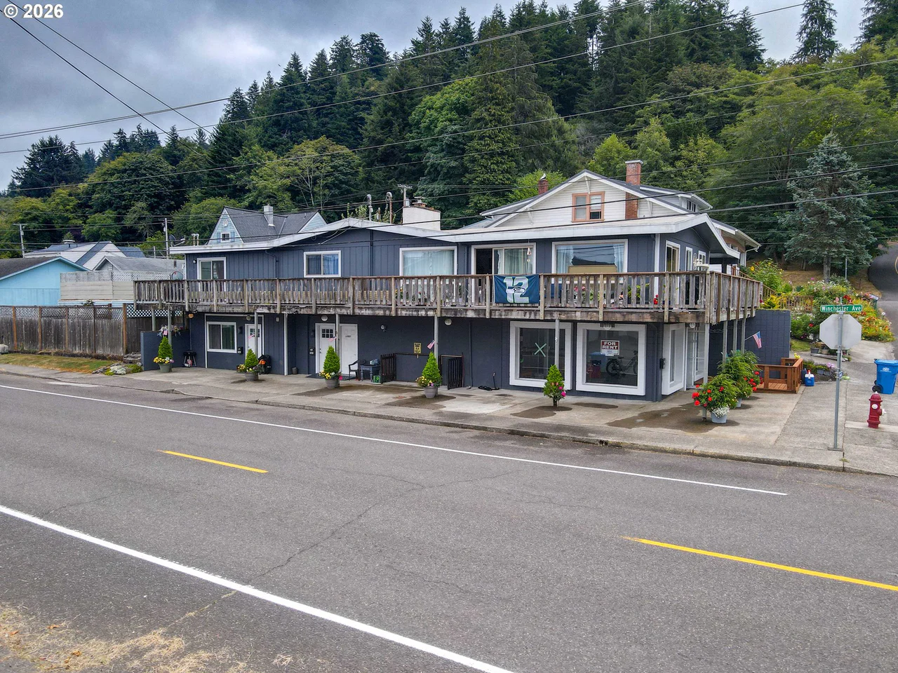 582 WINCHESTER AVE, Reedsport, OR 97467, photo 4 of 48