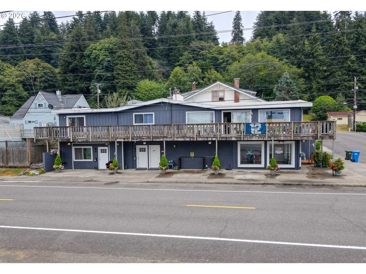 582 WINCHESTER AVE, Reedsport, OR 97467, photo 5 of 48