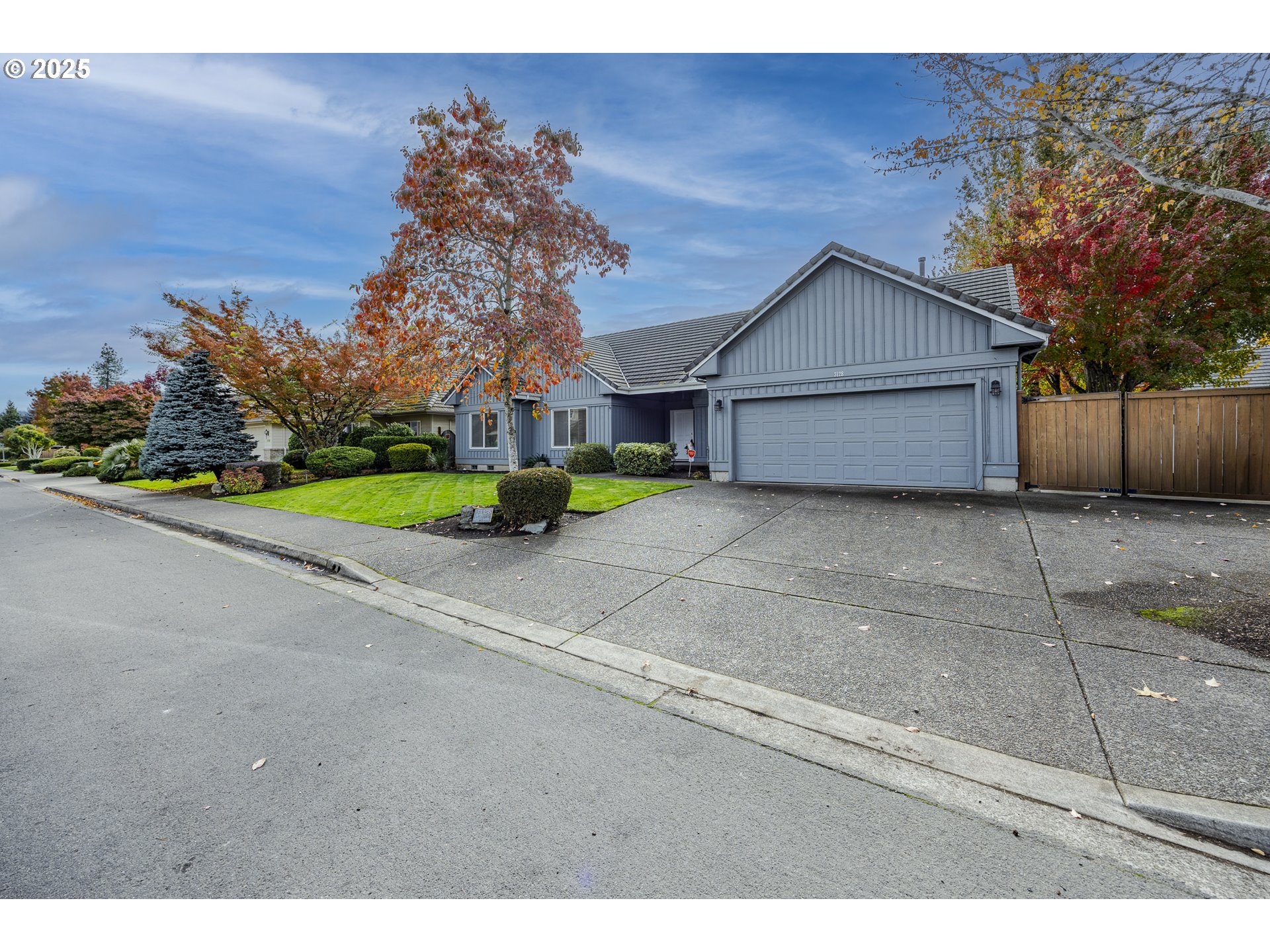 3128 RIVERBEND AVE, Eugene, OR 97408, photo 3 of 42