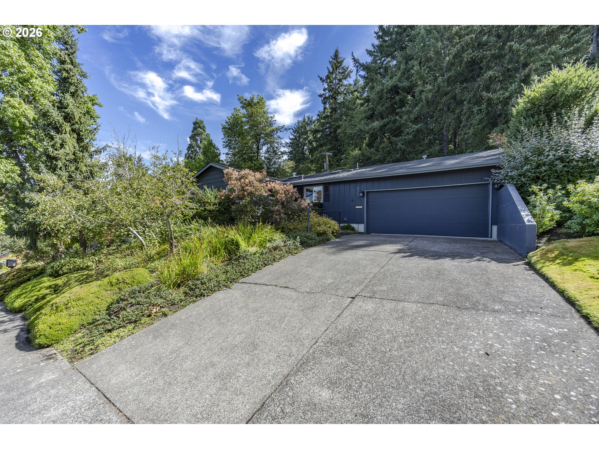 3377 ONYX PL, Eugene, OR 97405, photo 3 of 48