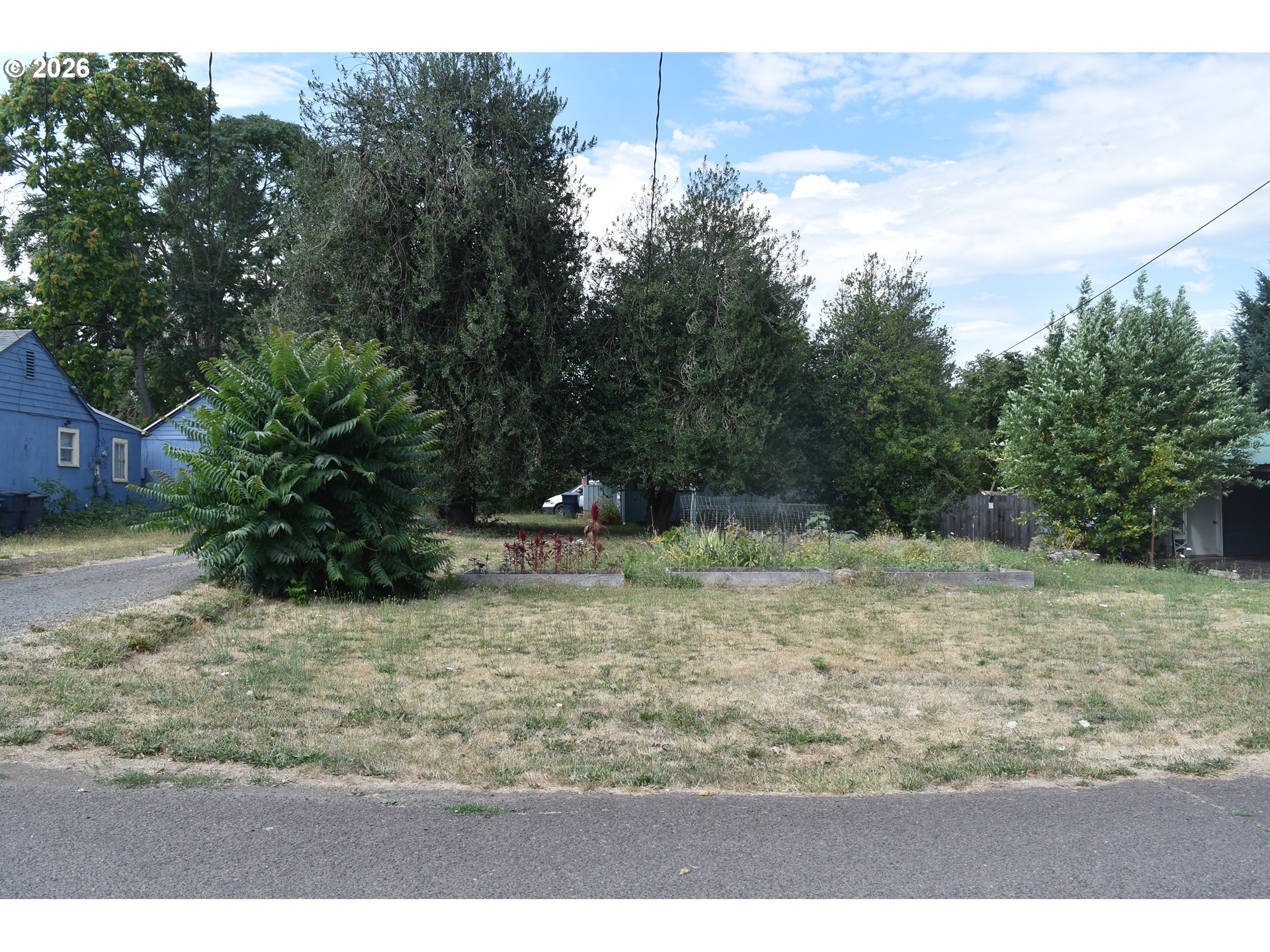 109 MCCLURE LN, Eugene, OR 97404, photo 3 of 7