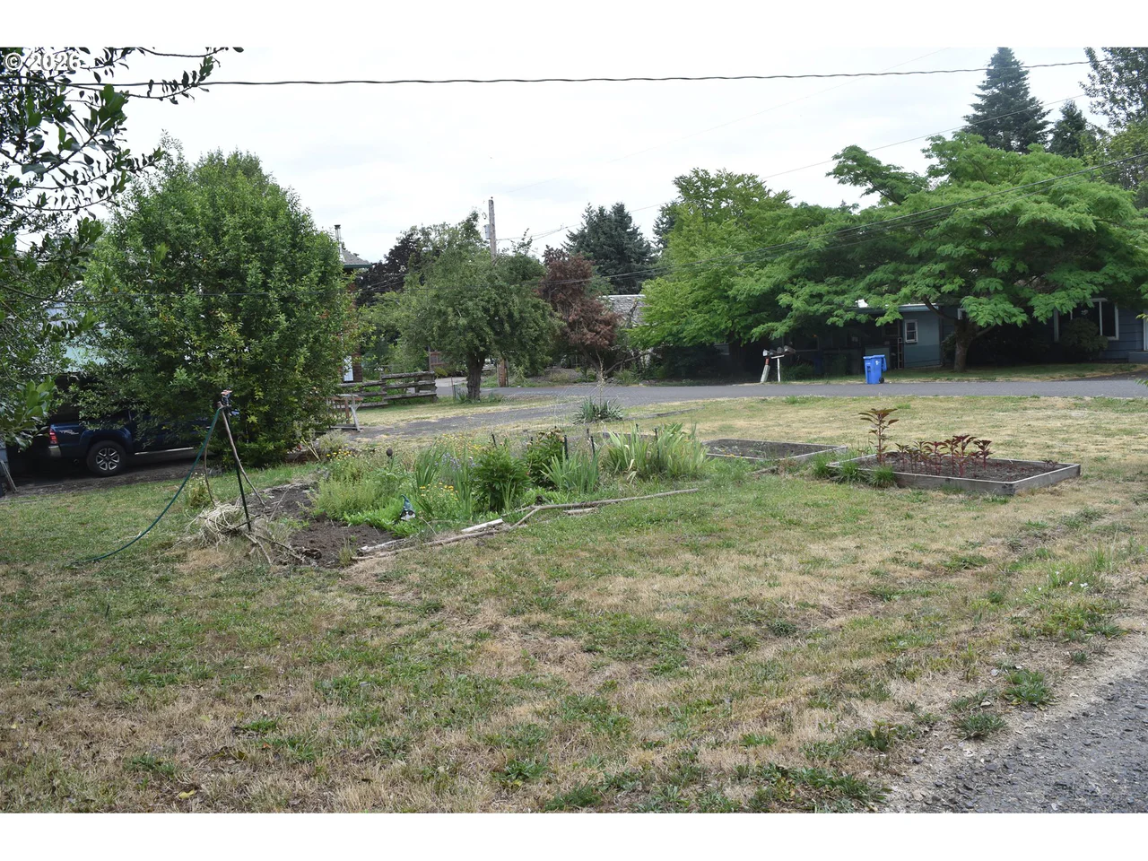 109 MCCLURE LN, Eugene, OR 97404, photo 6 of 7