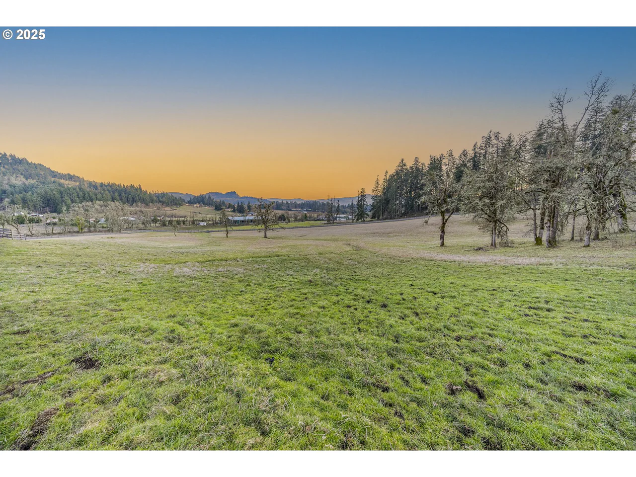 36995 WALLACE CREEK RD, Springfield, OR 97478, photo 5 of 48