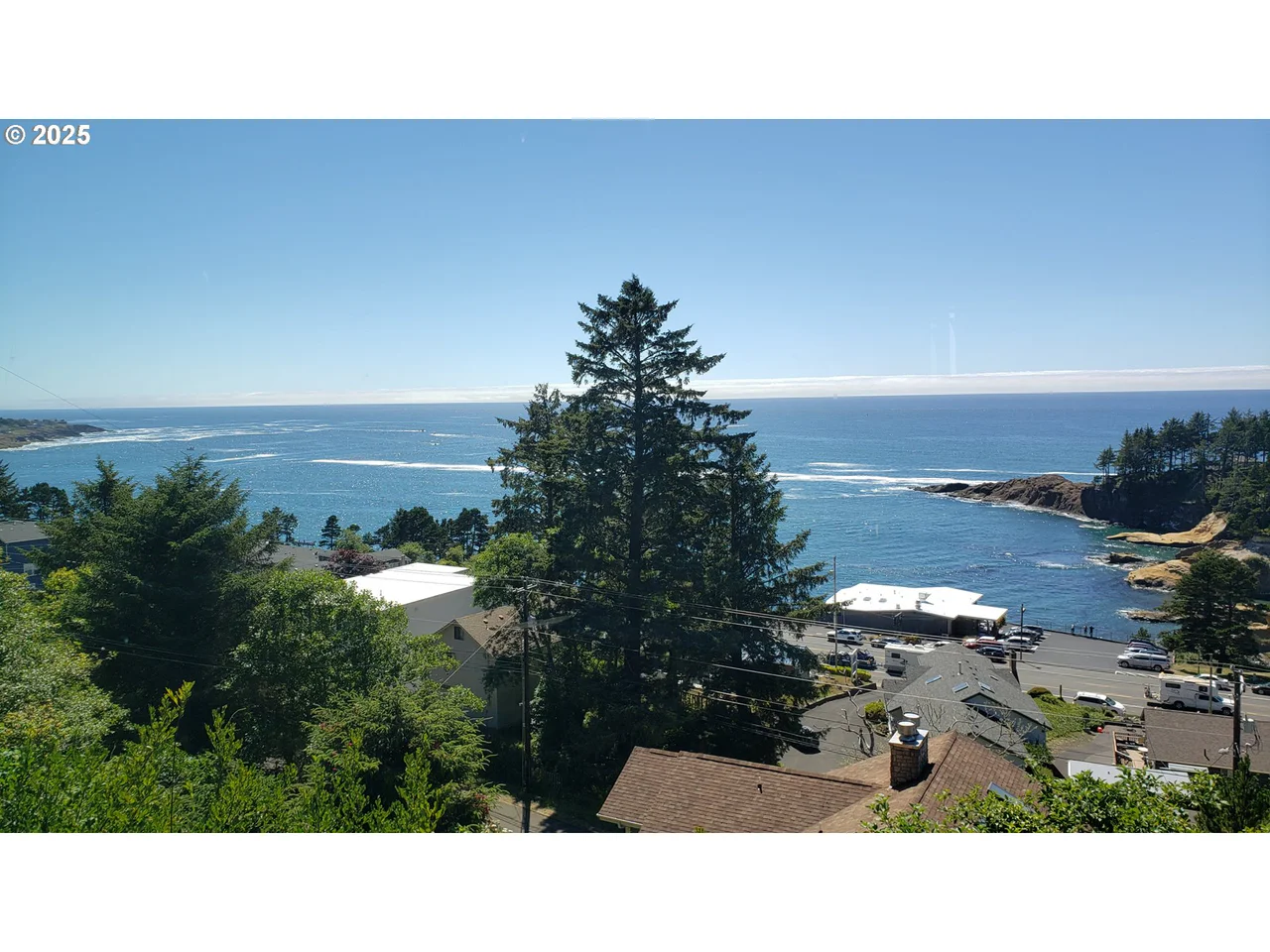 315 NE VISTA TERRACE AVE, Depoe Bay, OR 97341, photo 4 of 32