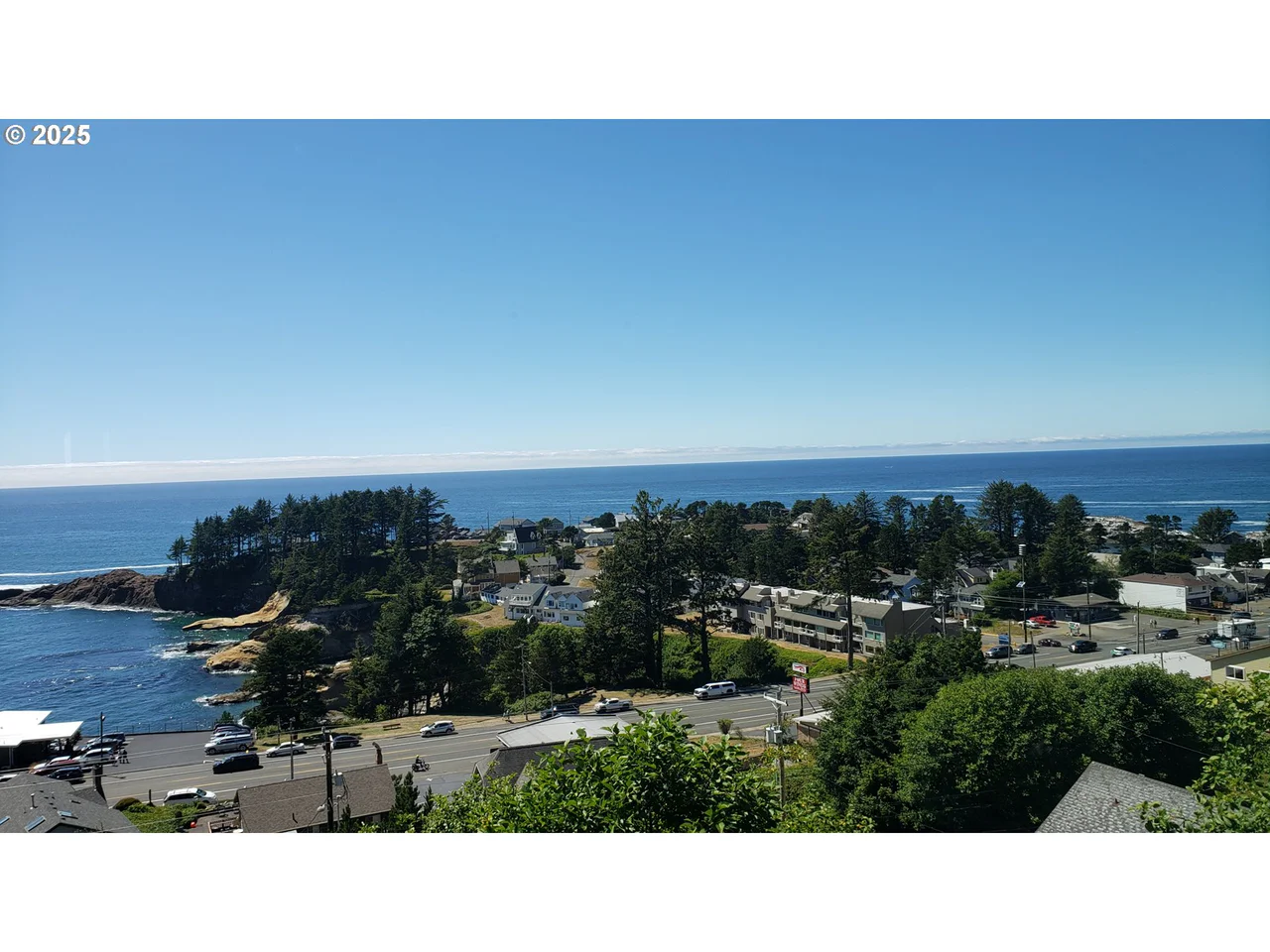 315 NE VISTA TERRACE AVE, Depoe Bay, OR 97341, photo 5 of 32