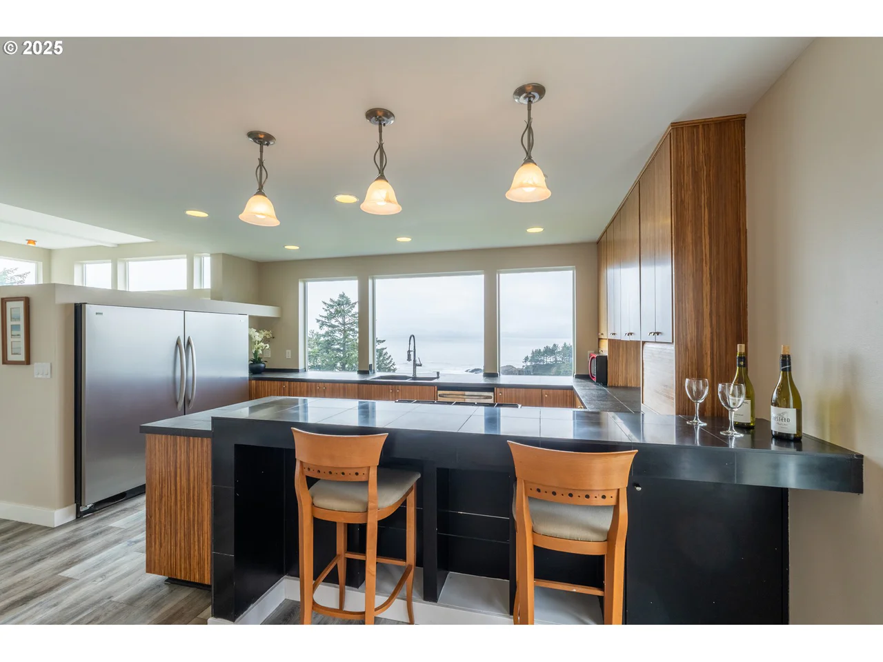 315 NE VISTA TERRACE AVE, Depoe Bay, OR 97341, photo 8 of 32