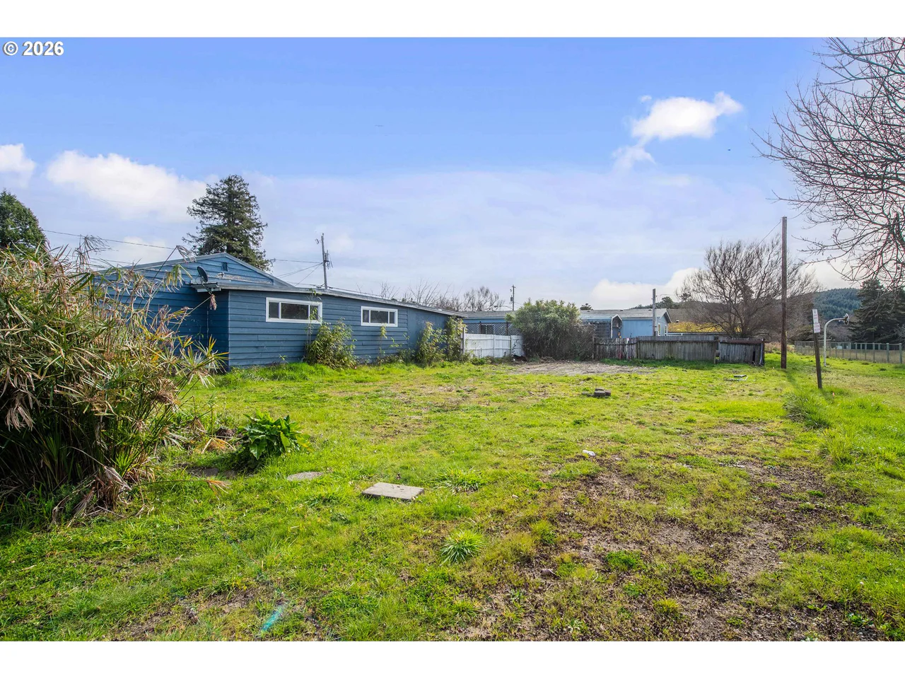 1015 N LAKE RD, Lakeside, OR 97449, photo 4 of 9
