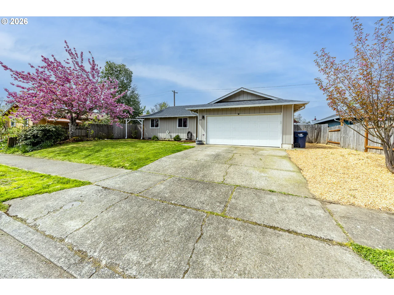 1530 DOLA ST, Eugene, OR 97402, photo 2 of 27