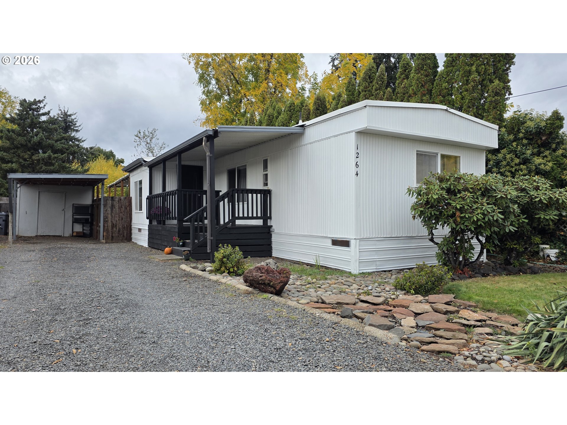1264 32ND ST, Springfield, OR 97478, photo 2 of 44