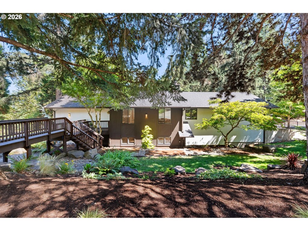 27 Marlboro Ln