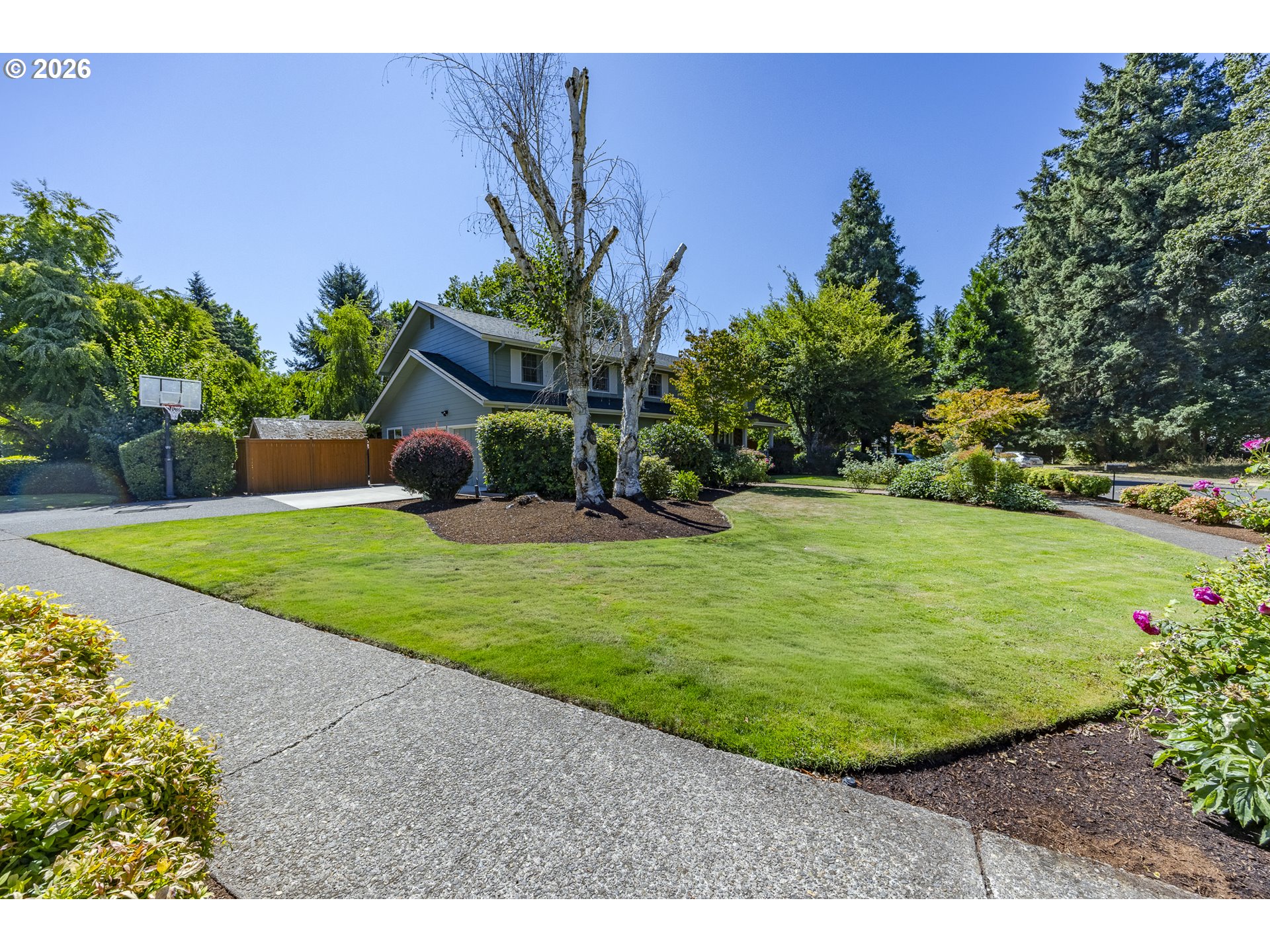 425 STONEGATE ST, Eugene, OR 97401, photo 3 of 48
