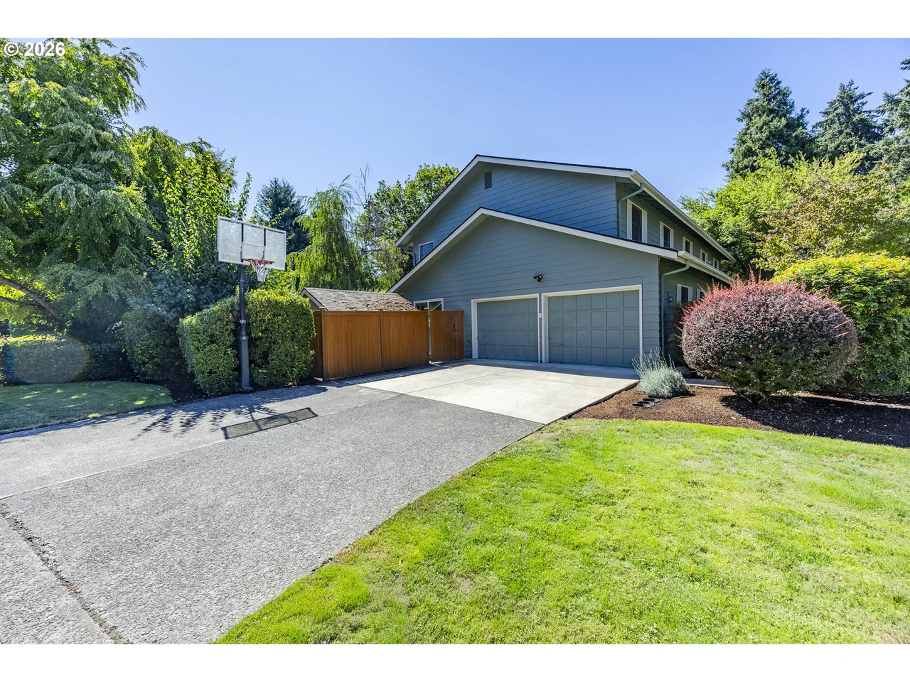 425 STONEGATE ST, Eugene, OR 97401, photo 4 of 48