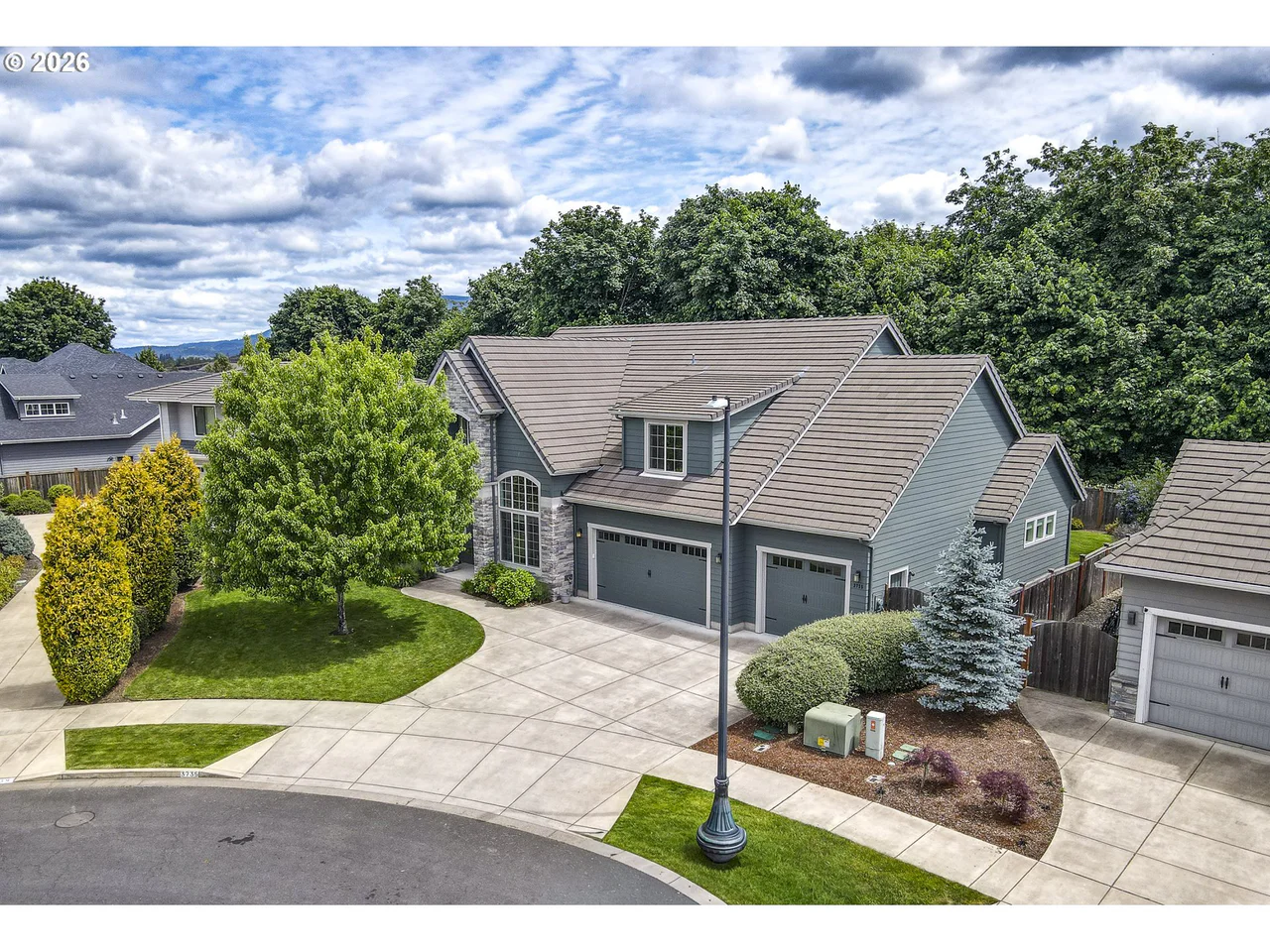 3735 NORWICH AVE, Eugene, OR 97408, photo 2 of 48