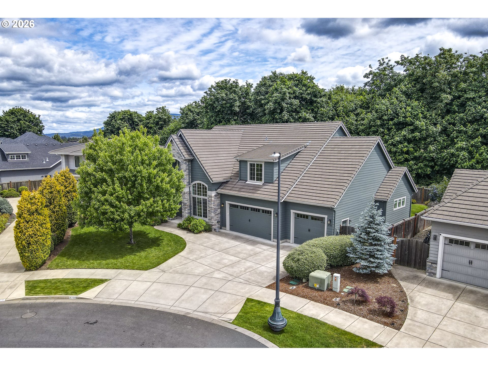 3735 NORWICH AVE, Eugene, OR 97408, photo 2 of 48