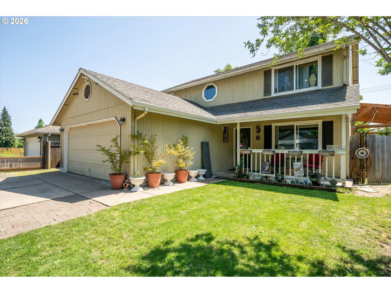 995 KINTZLEY AVE, Springfield, OR 97478, photo 4 of 47