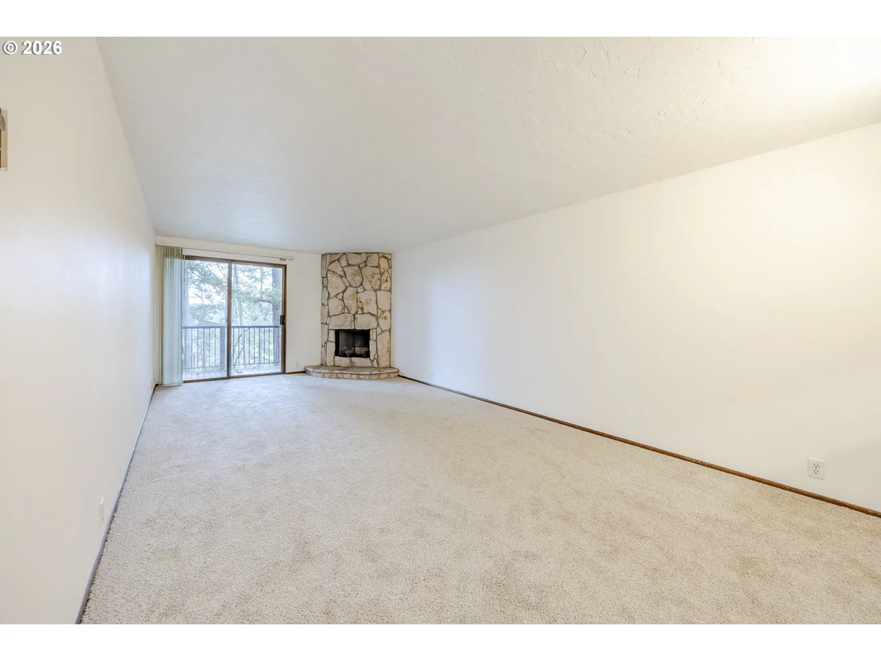 2671 WOODSTONE PL, Eugene, OR 97405, photo 6 of 31