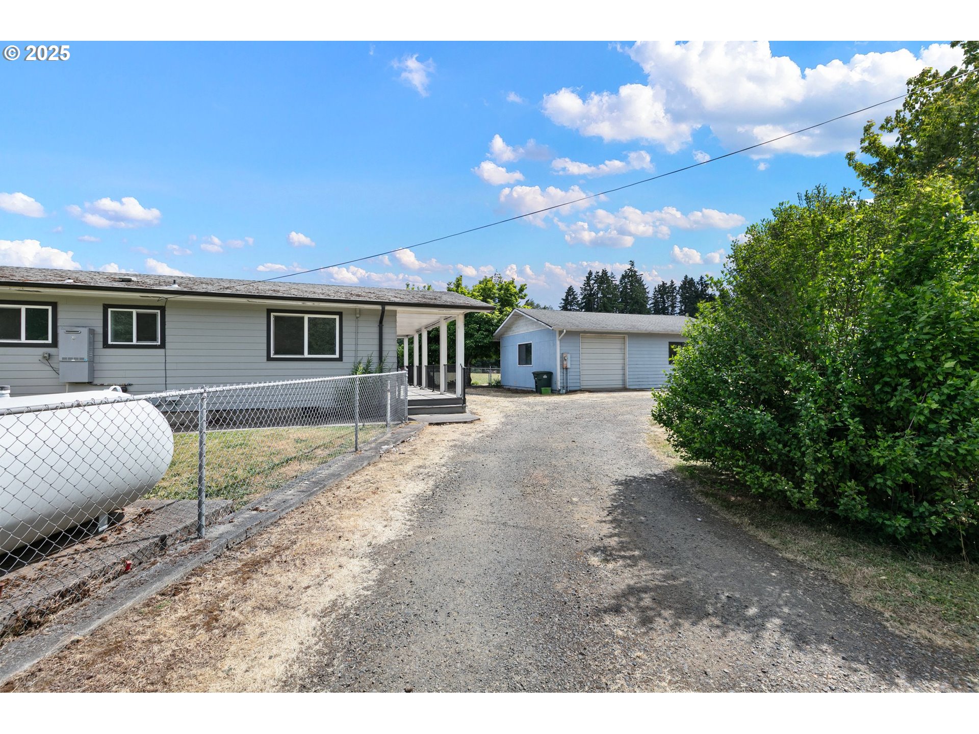 24298 SUTTLE RD, Veneta, OR 97487, photo 3 of 48