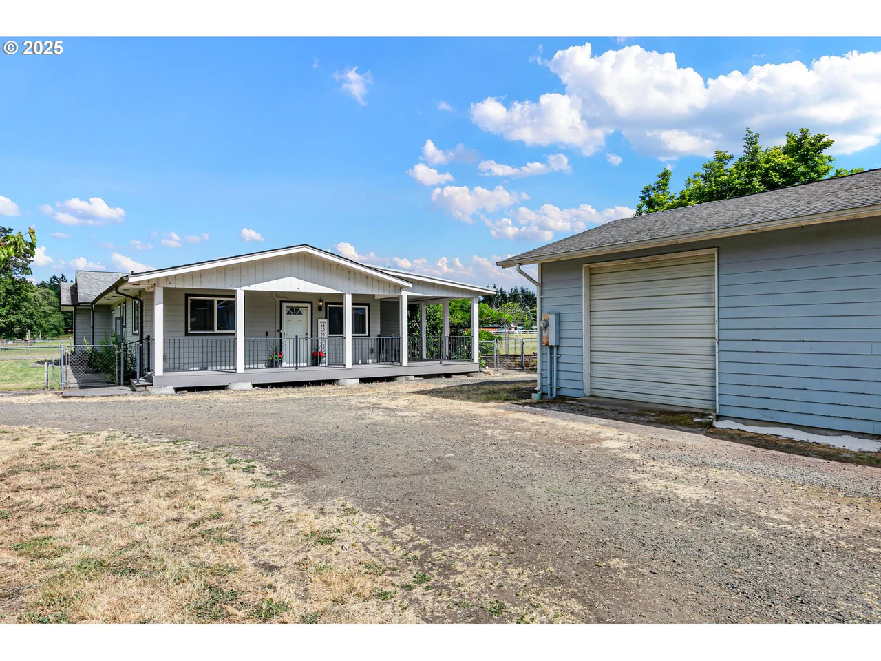 24298 SUTTLE RD, Veneta, OR 97487, photo 5 of 48