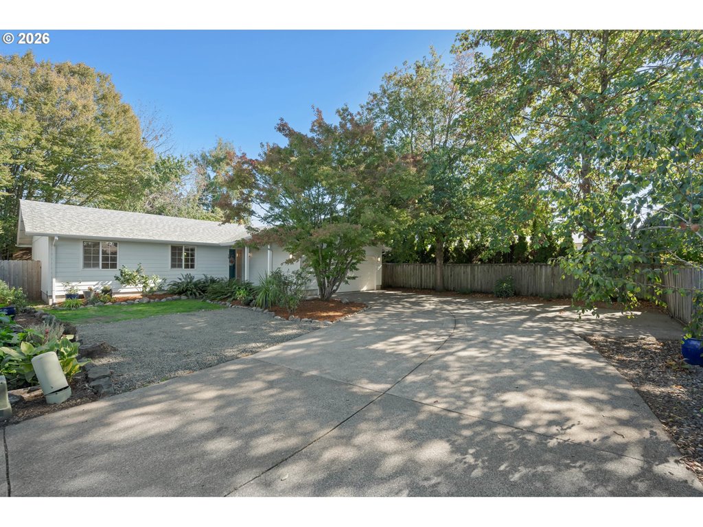 1315 Arcadia Dr