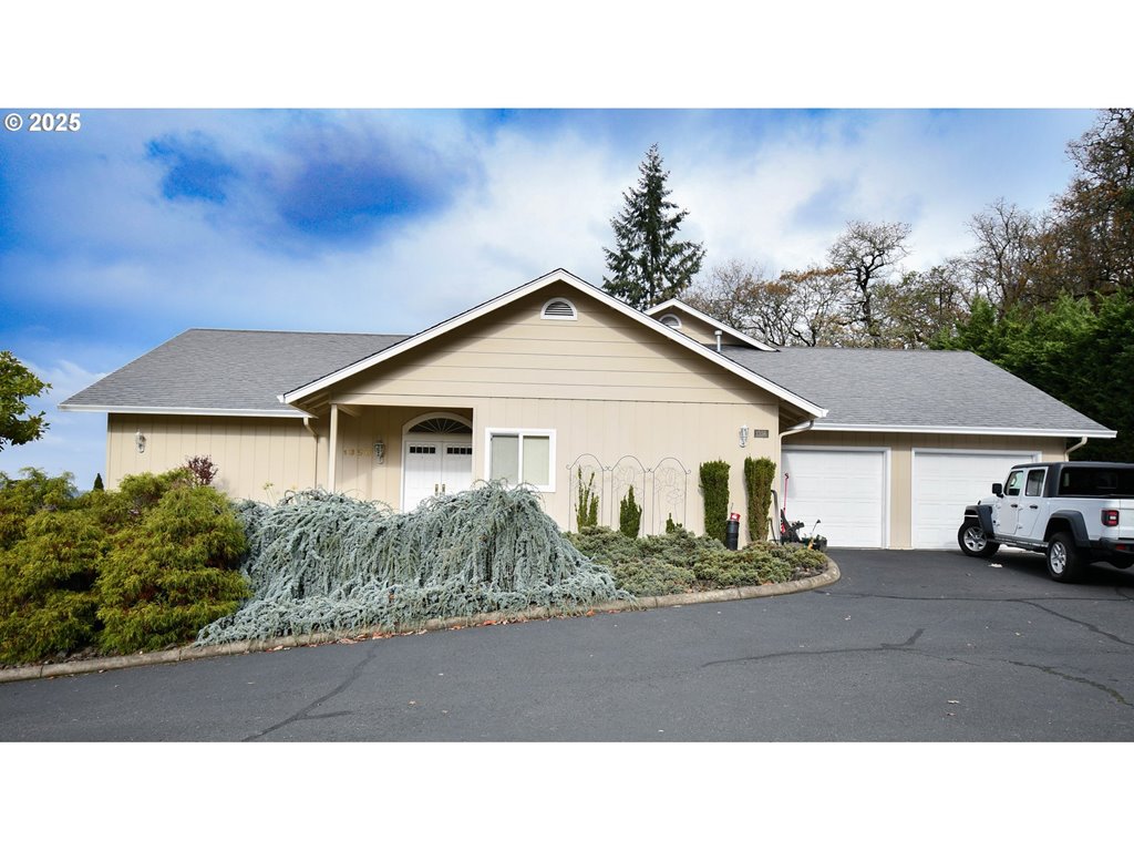 1356 SE Laurel Ct