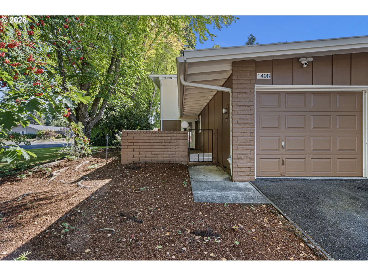 1498 Quaker St