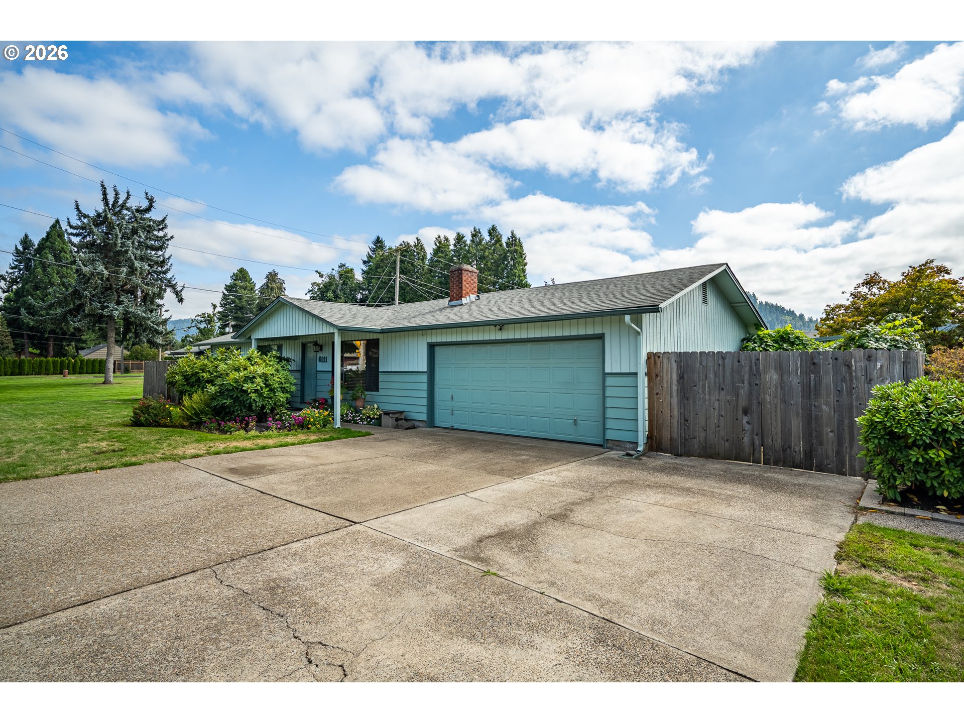6111 THURSTON RD, Springfield, OR 97478, photo 2 of 38