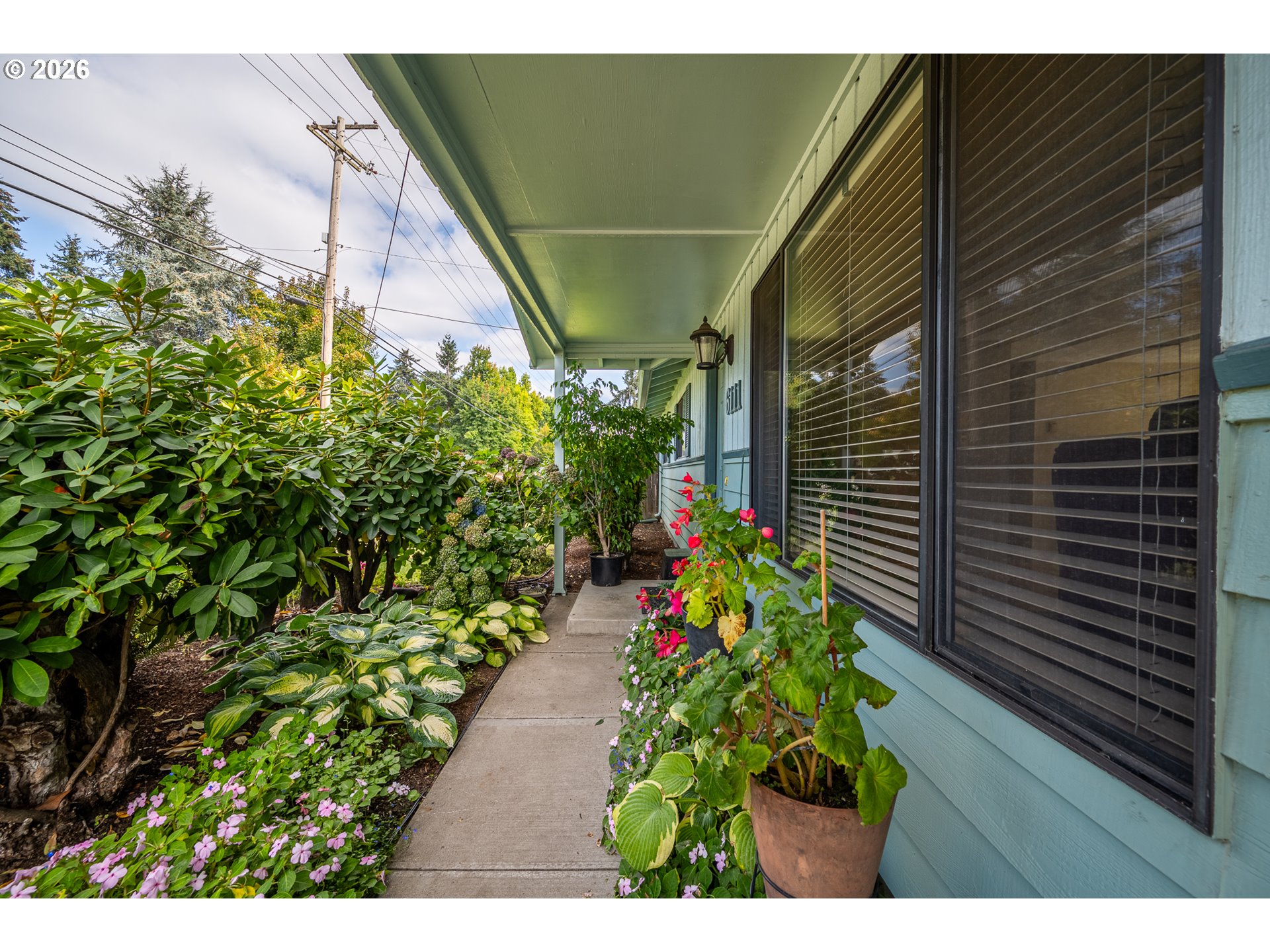 6111 THURSTON RD, Springfield, OR 97478, photo 4 of 38