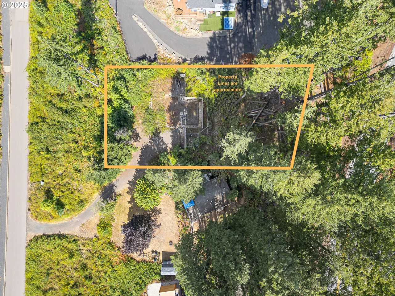 360 S DETROIT RD, Detroit, OR 97342, photo 3 of 17
