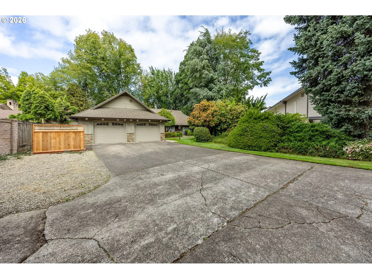 2798 FIRWOOD WAY, Eugene, OR 97401, photo 2 of 48
