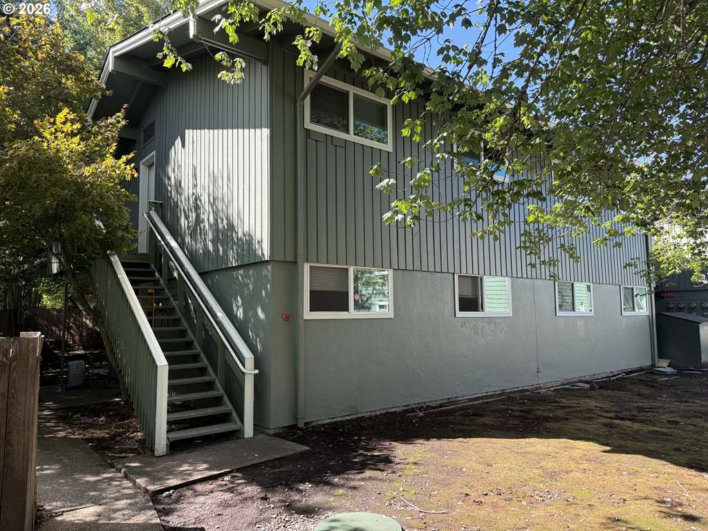 2044 W 17th Ave