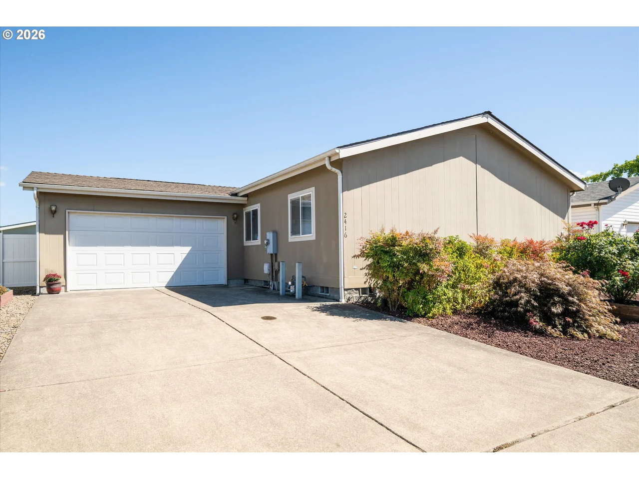 2416 MAIA LOOP, Springfield, OR 97477, photo 2 of 37