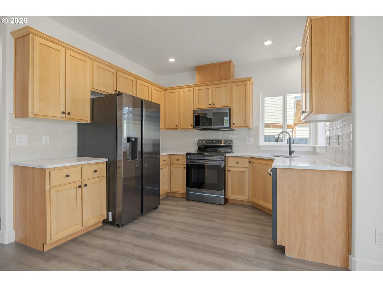 601 ST CHARLES ST, Eugene, OR 97402, photo 5 of 30