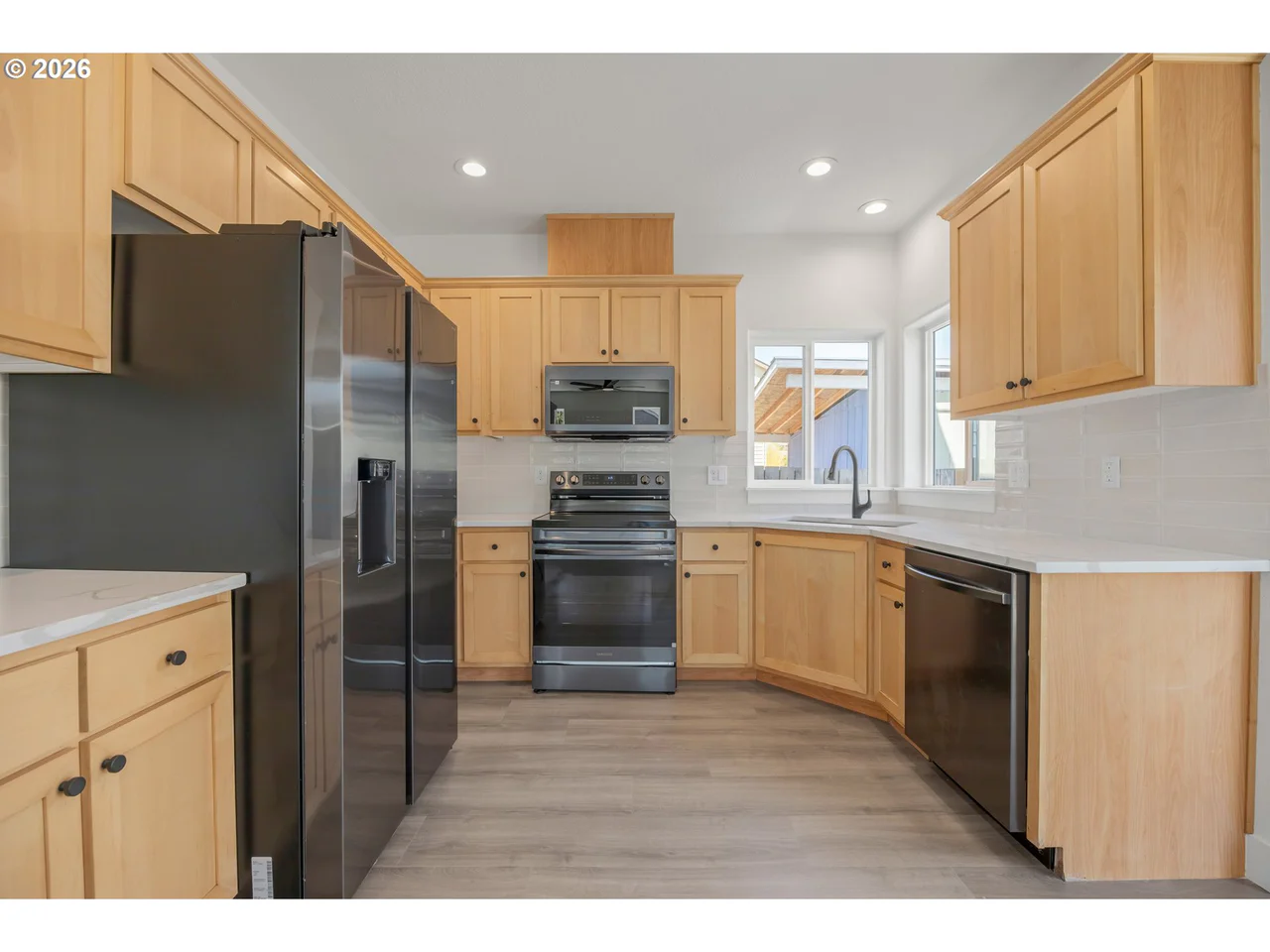 601 ST CHARLES ST, Eugene, OR 97402, photo 6 of 30
