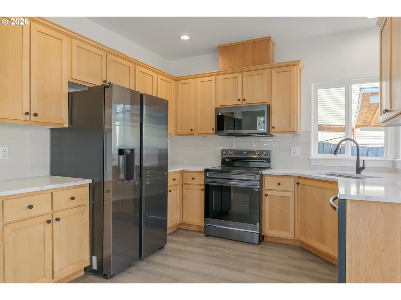 601 ST CHARLES ST, Eugene, OR 97402, photo 8 of 30