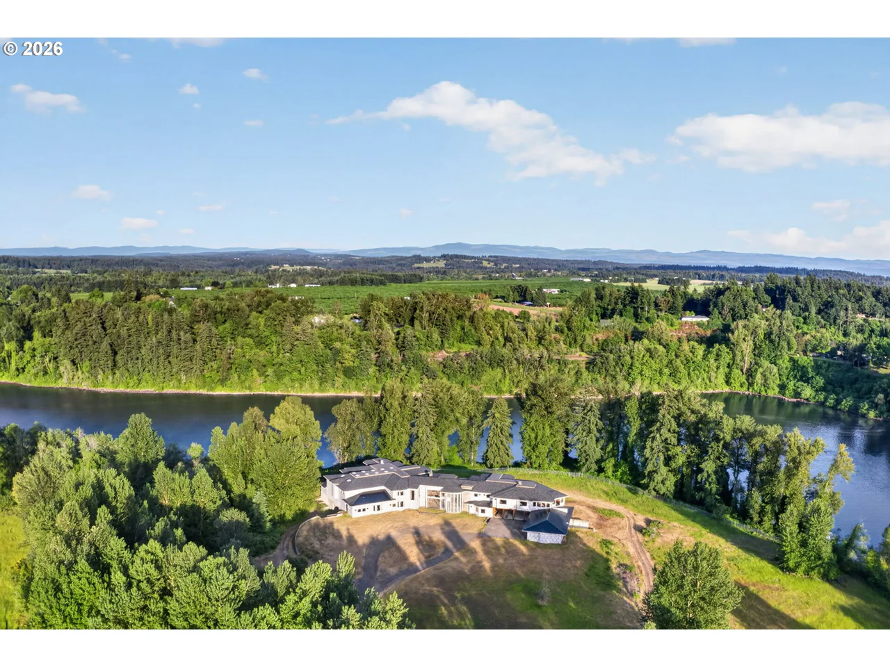 32020 SW PEACH COVE RD, West Linn, OR 97068, photo 7 of 28