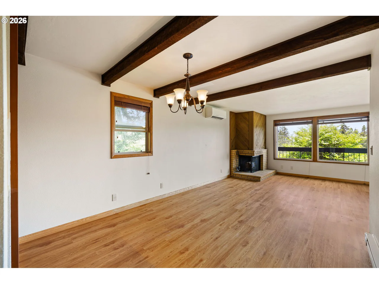 246 WOODRIDGE DR, Eugene, OR 97405, photo 5 of 21