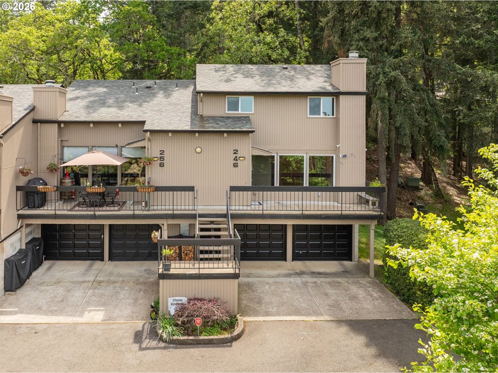 246 Woodridge Dr