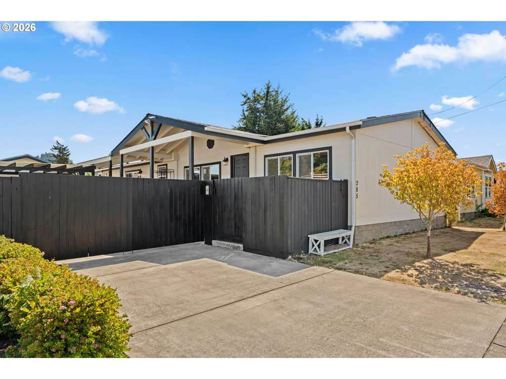 285 S 52nd Pl