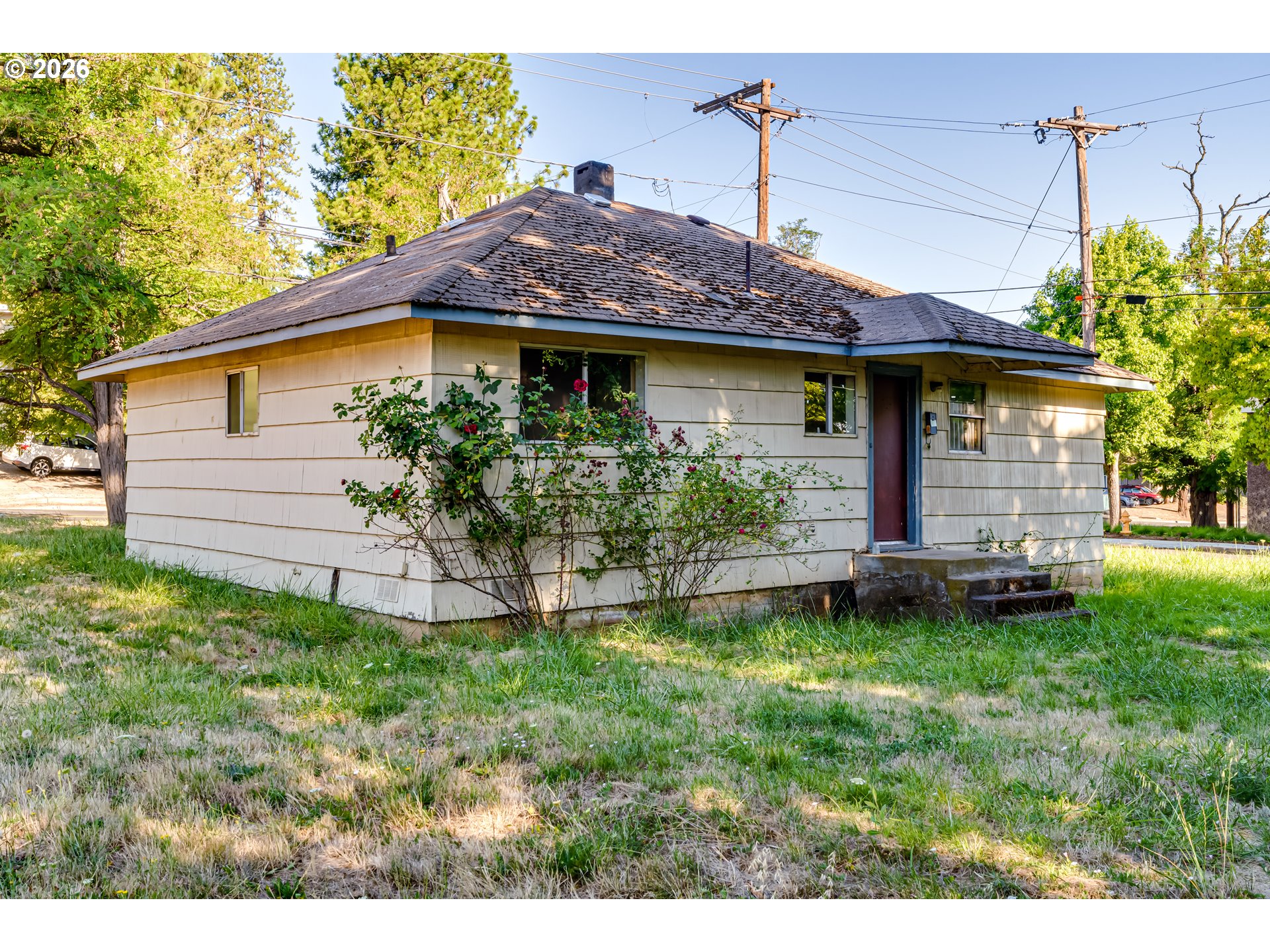 3015 WILLAMETTE ST, Eugene, OR 97405, photo 2 of 13