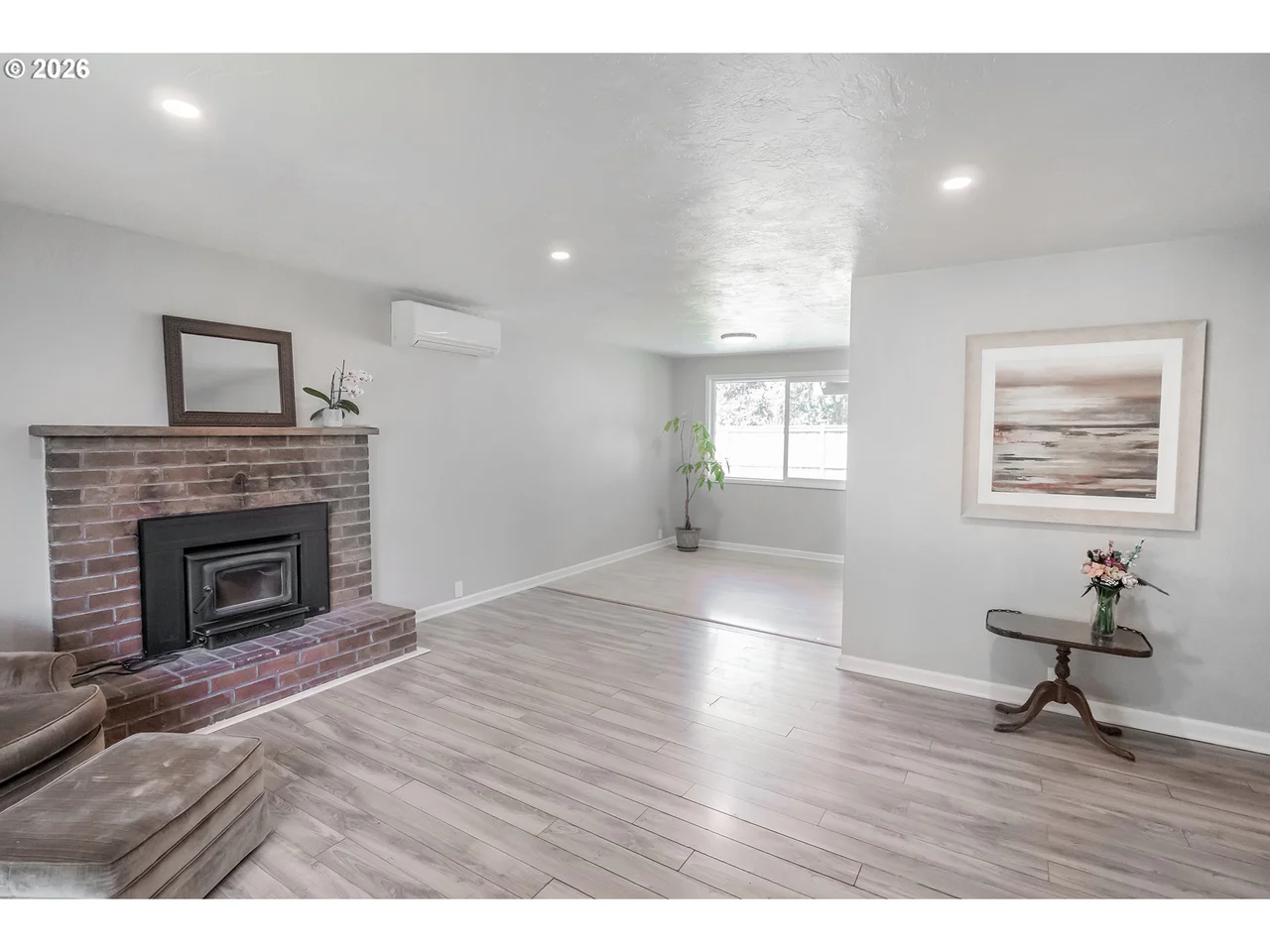3703 PEPPERTREE DR, Eugene, OR 97402, photo 3 of 32
