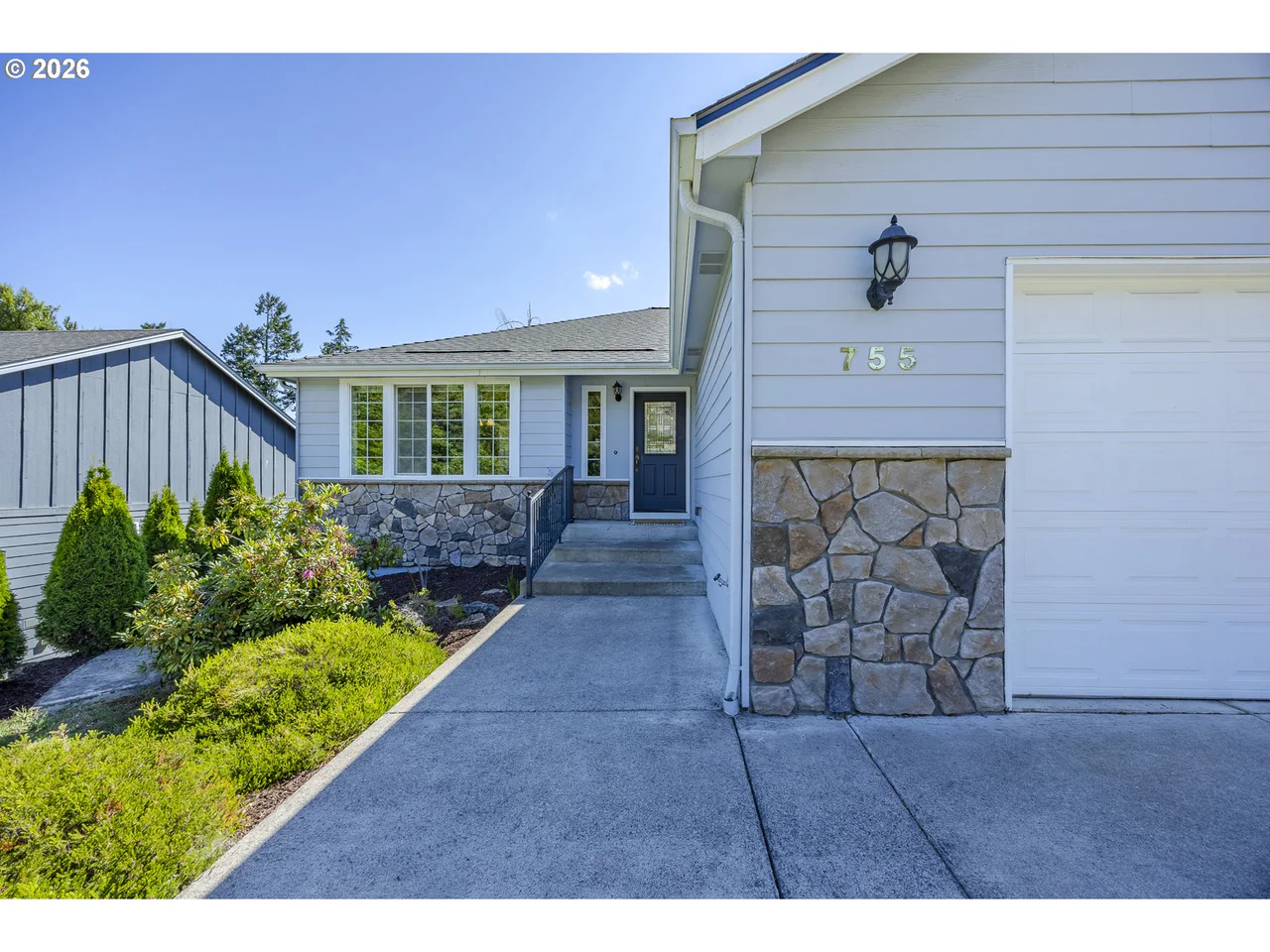 755 S 47TH PL, Springfield, OR 97478, photo 5 of 48