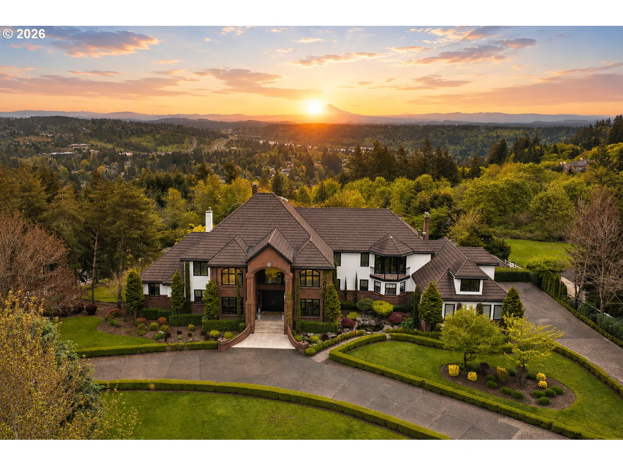24770 SW VALLEY VIEW RD, West Linn, OR 97068, photo 3 of 48