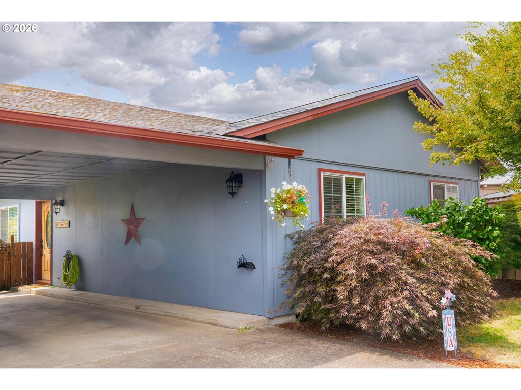5209 G ST