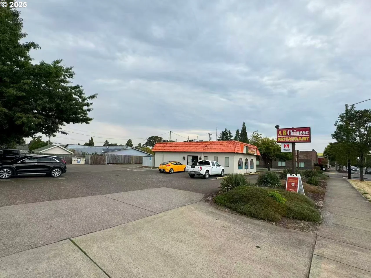 1121 PACIFIC BLVD SE, Albany, OR 97321, photo 2 of 14