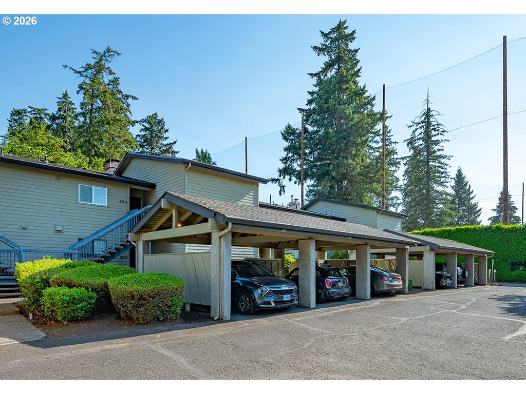 303 Country Club Rd