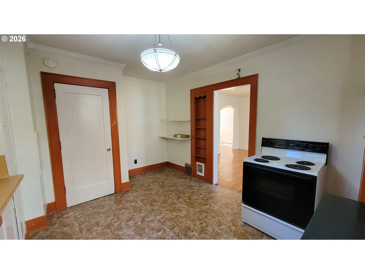 1445 W 11TH AVE, Eugene, OR 97402, photo 7 of 31