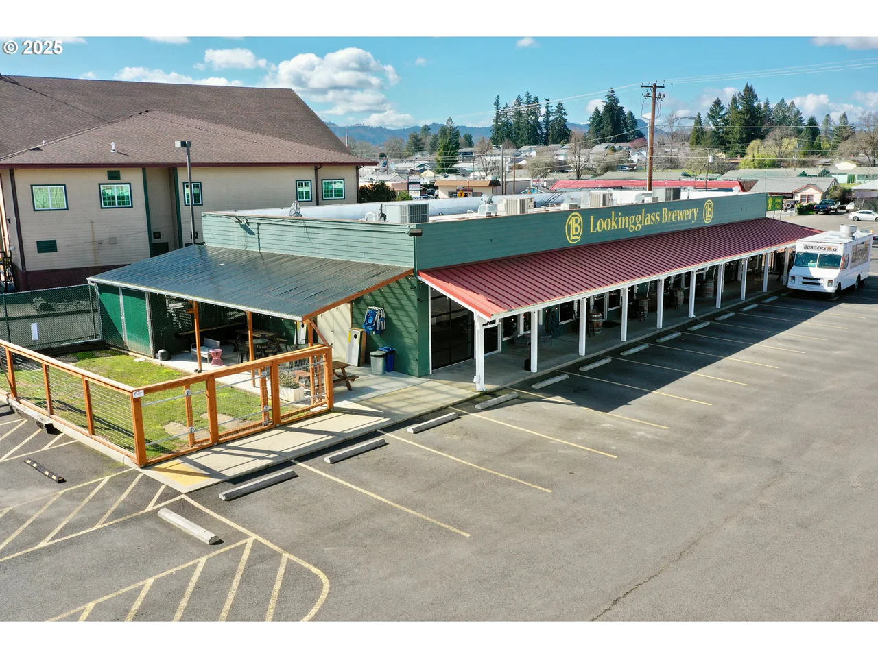 190 SE Main St